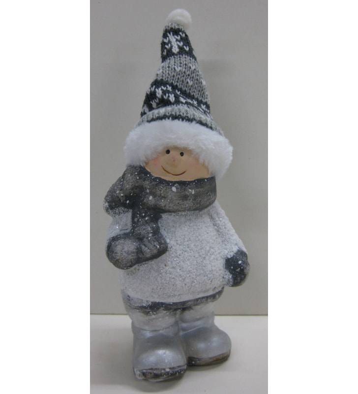 Winterkind aus Ton mit Mütze, 15cm